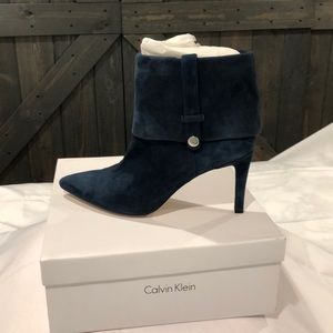 Dark blew suede ankle boots